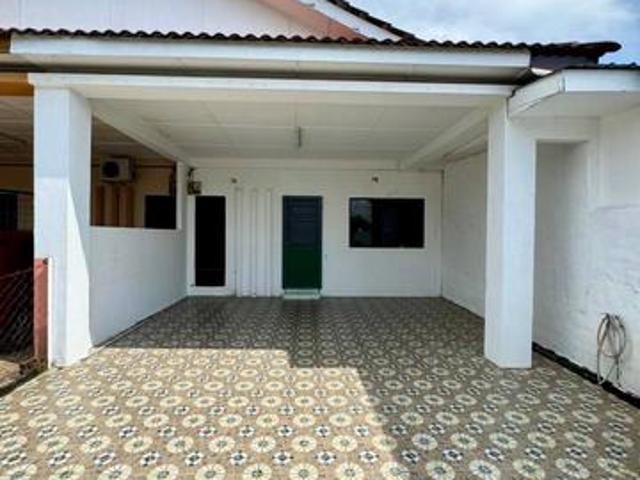 Terraced House for sale in Long Miri