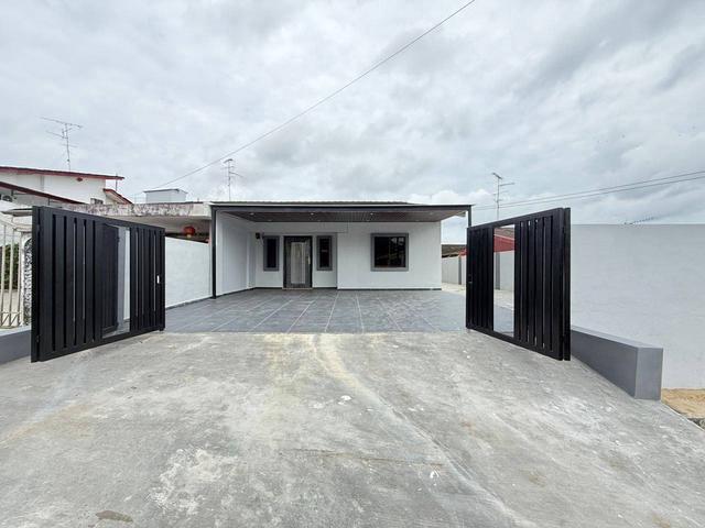 Residential House for sale in Ulu Tiram, Johor