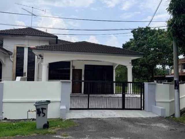 Residential House for sale in Simpang Renggam, Kluang