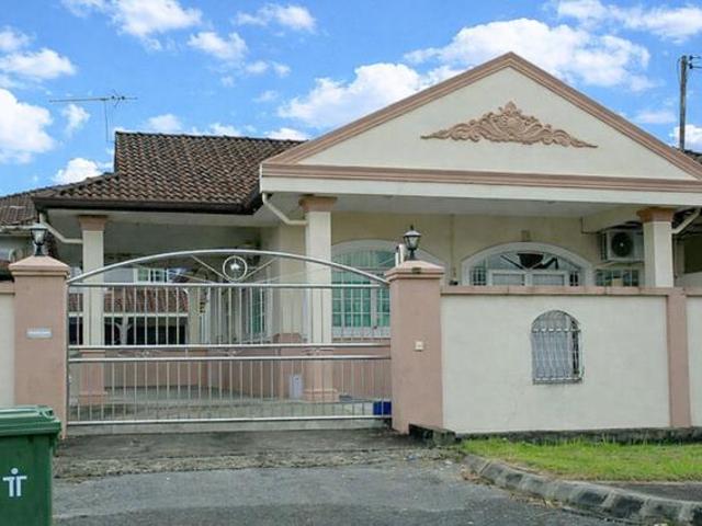 Residential House for sale in Kuching