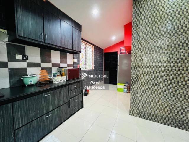 Residential House for sale in Long Miri