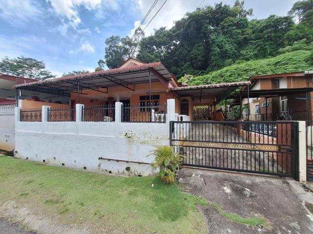 Residential House for sale in Batu Pahat, Johor