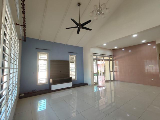 Residential House for sale in Malaka