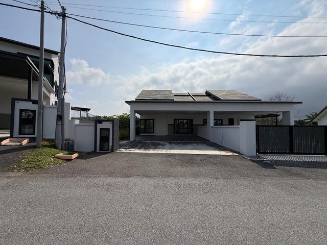 Residential House for sale in Malaka