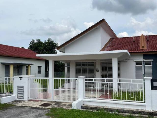 House for sale in Tanjong Sepat, Selangor