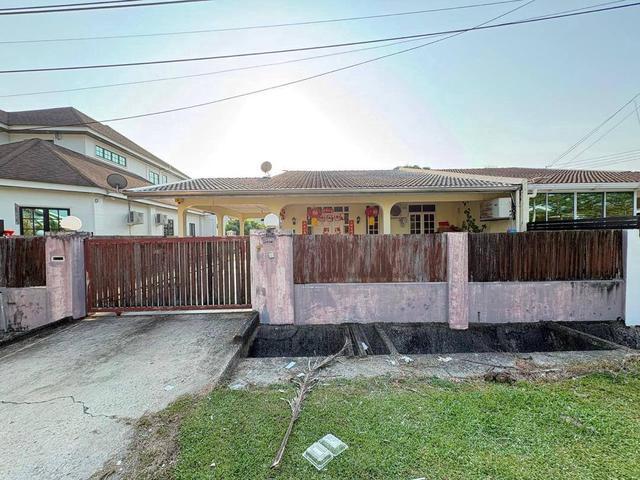 Residential House for sale in Miri, Bahagian Miri