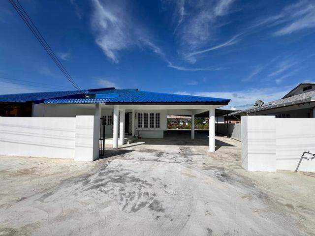 Residential House for sale in Long Miri