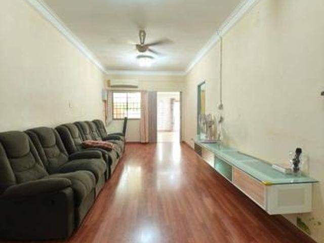 Terraced House for sale in Long Miri