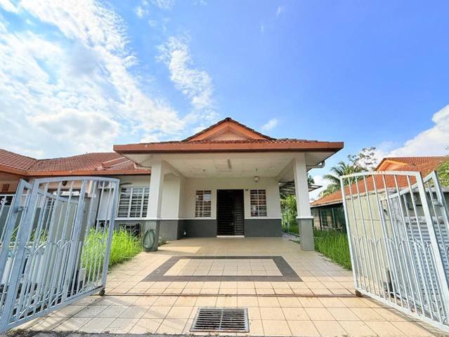 Residential House for sale in Sendayan Village, Negeri Sembilan