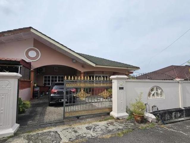 Residential House for sale in Malaka