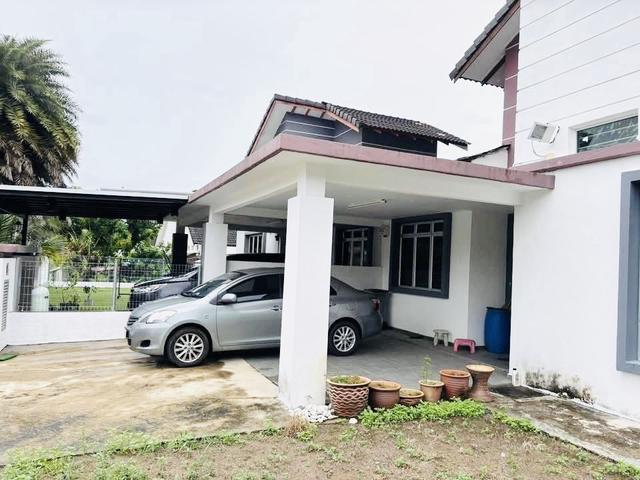 Terraced House for sale in Malaka