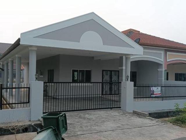 Residential House for sale in Kuching, Bahagian Kuching