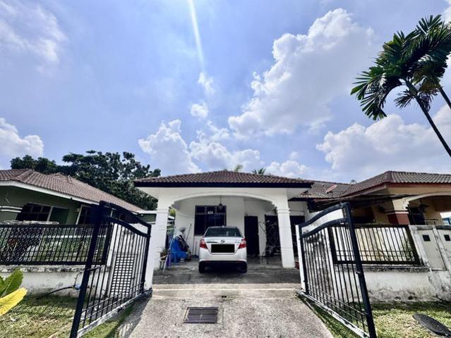 Residential House for sale in Tanjong Sepat, Selangor
