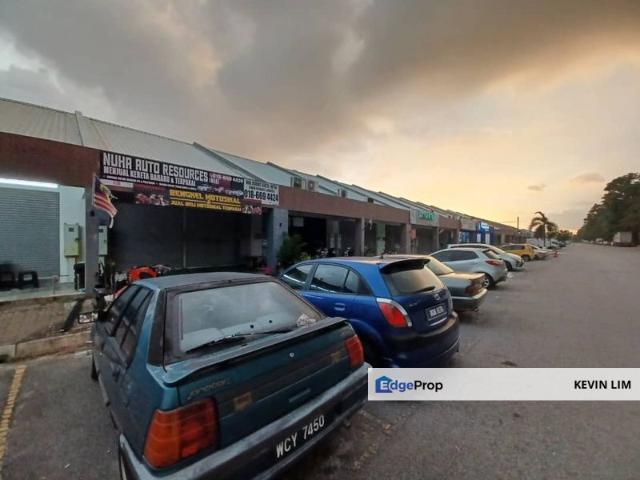 Shop for rent in Petaling, Alam Impian