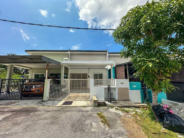 Terraced House for sale in Tanjong Sepat, Selangor