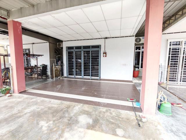 Terraced House for sale in Malaka