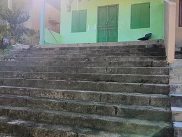 Terraced House for sale in Malaka