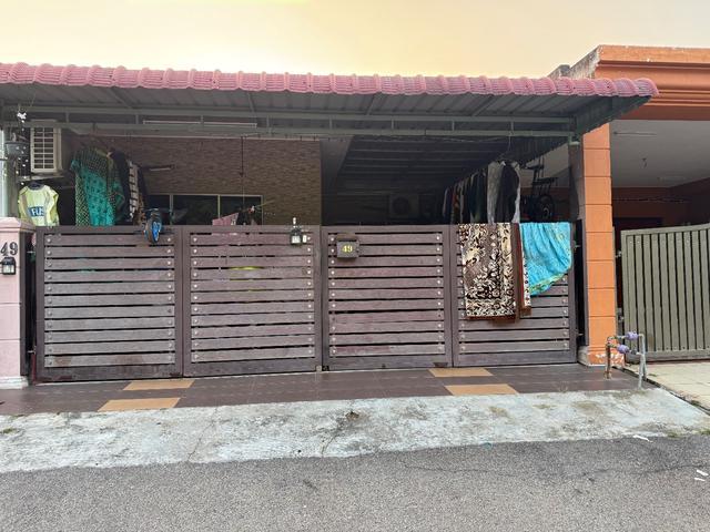 Terraced House for sale in Malaka