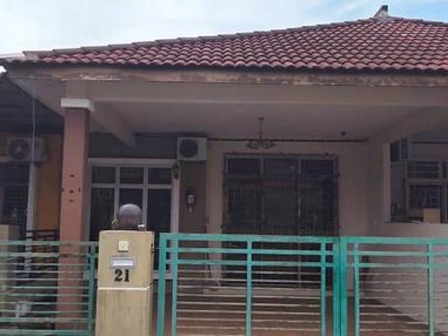 Terraced House for sale in Malaka