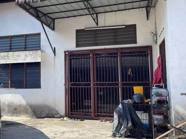 Terraced House for sale in Salak Selatan