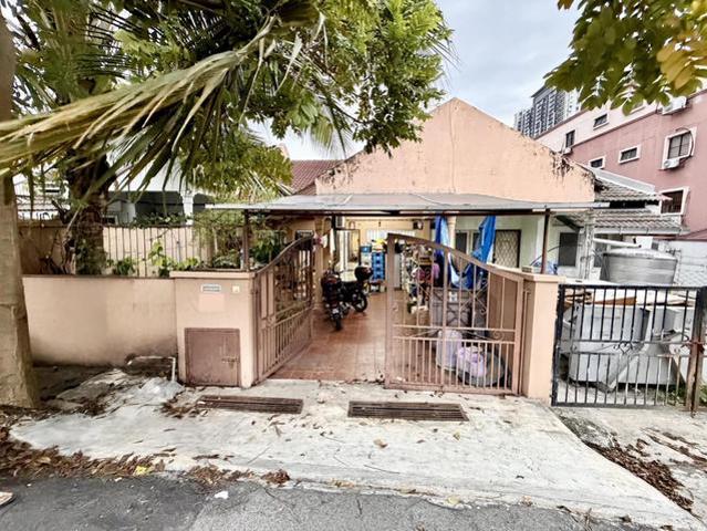 Terraced House for sale in Country Heights Damansara, Kuala Lumpur