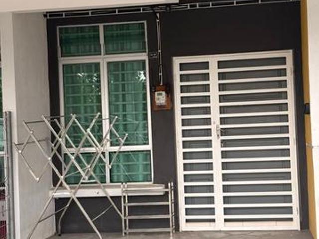 Terraced House for rent in Malaka