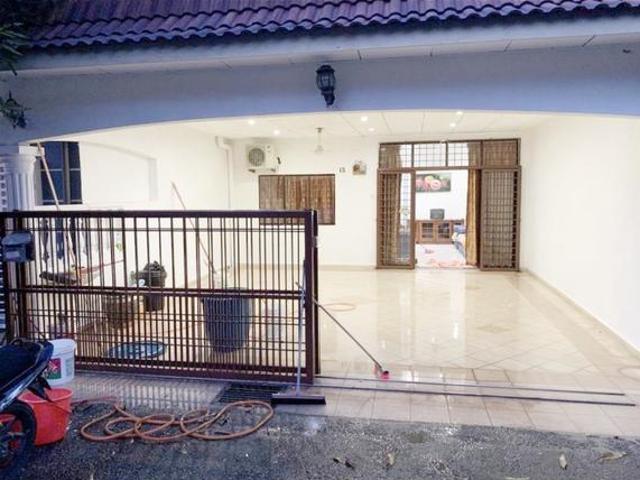 Terraced House for sale in Malaka