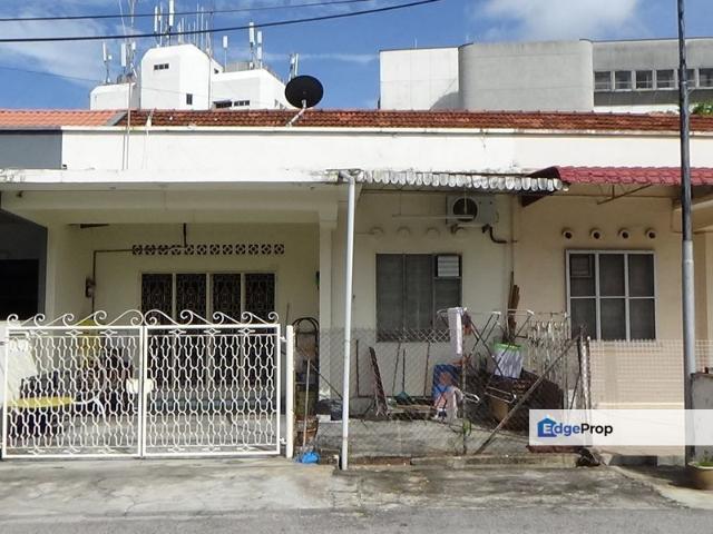 House for sale in Malaka