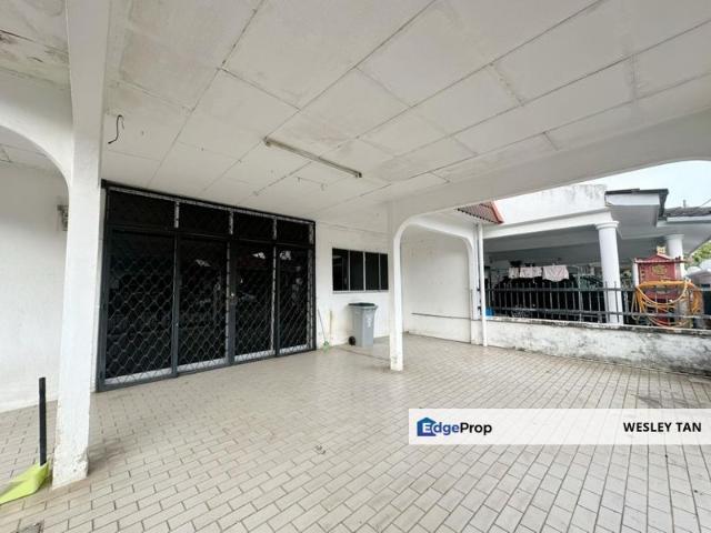 House for sale in Malaka
