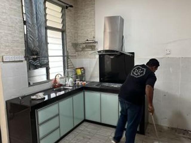 House for sale in Malaka