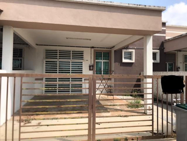 Terraced House for sale in Malaka