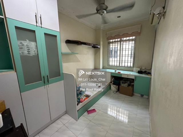Residential House for sale in Malaka