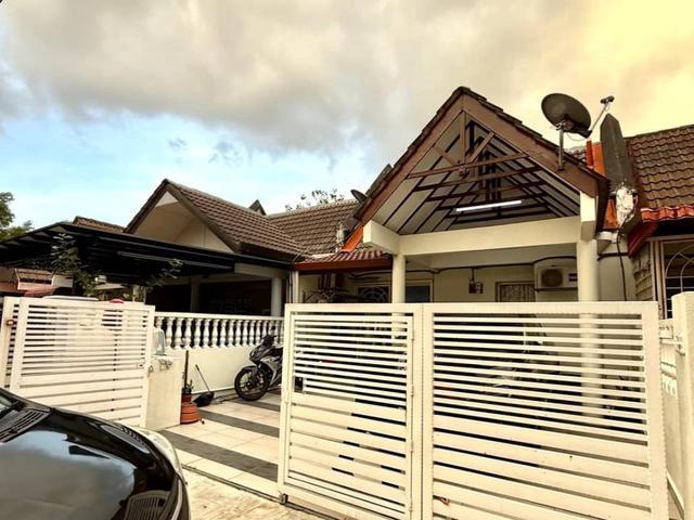 Terraced House for rent in Country Heights Damansara, Kuala Lumpur