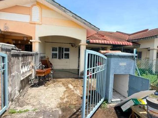 Terraced House for sale in Kuala Selangor, Selangor