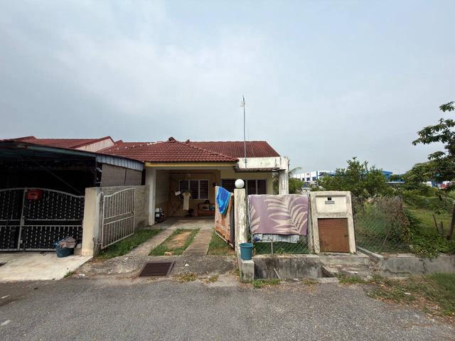 Terraced House for sale in Kuala Selangor, Selangor