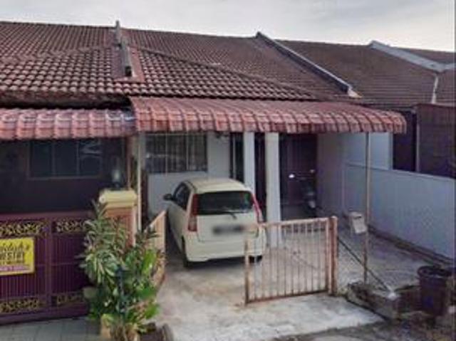 Terraced House for sale in Malaka