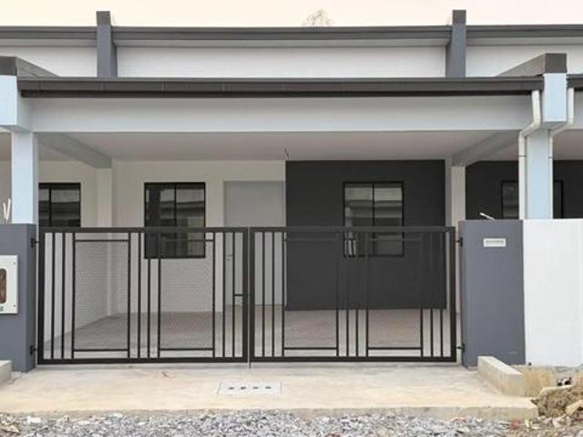 Terraced House for sale in Kuching, Bahagian Kuching