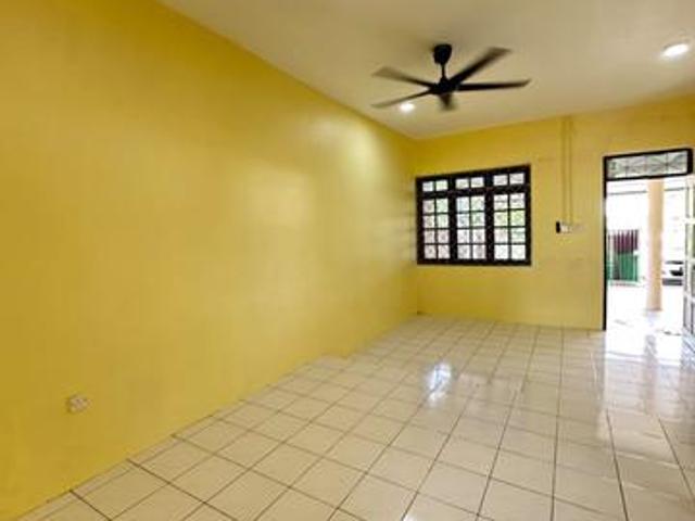Terraced House for sale in Kuching, Bahagian Kuching