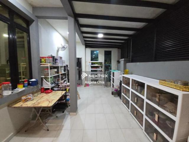 Residential House for sale in Long Miri