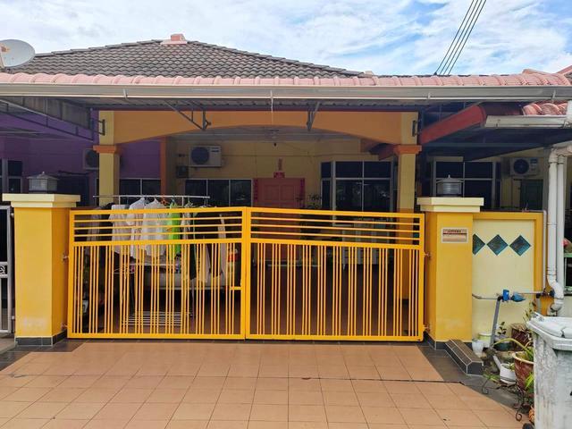 Terraced House for sale in Long Miri