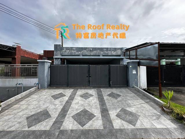 Terraced House for sale in Long Miri