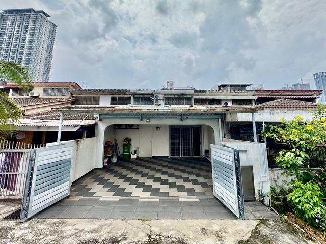 Terraced House for sale in Country Heights Damansara, Kuala Lumpur