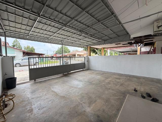 Terraced House for sale in Malaka