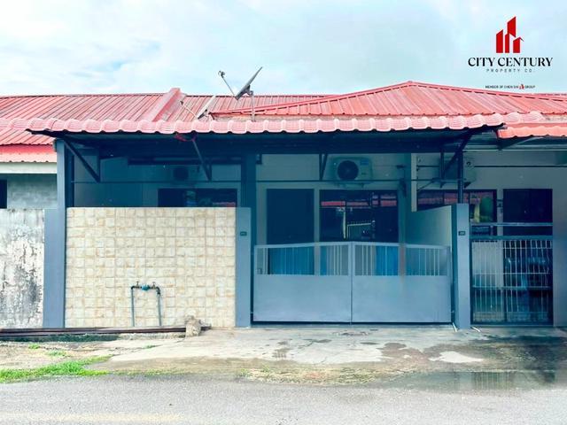 Terraced House for sale in Long Miri