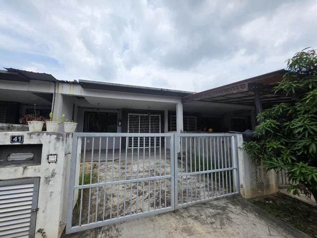 Terraced House for sale in Tanjong Sepat, Selangor