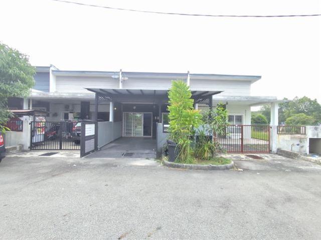 Terraced House for sale in Tanjong Sepat, Selangor