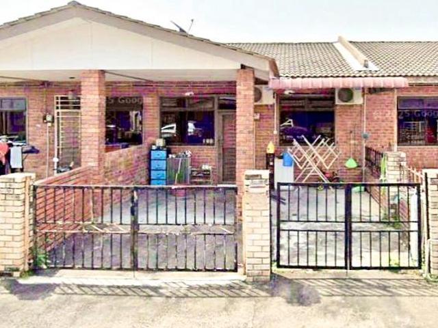 Terraced House for sale in Malaka