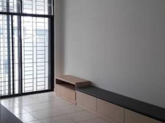 Terraced House for sale in Malaka