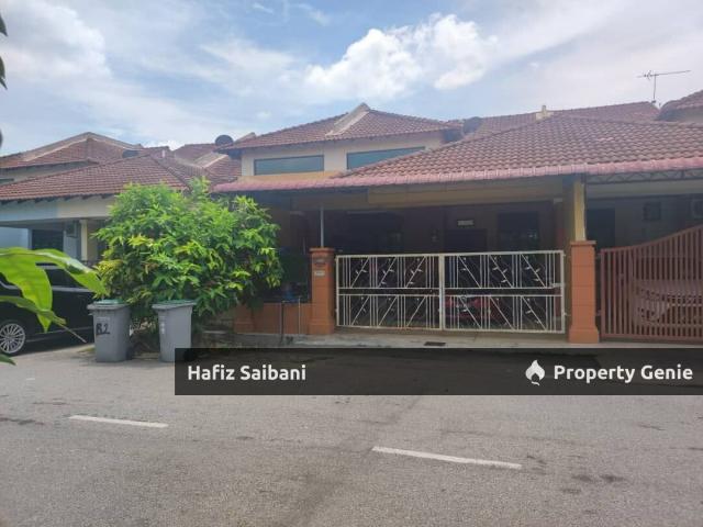 Terraced House for sale in Malaka