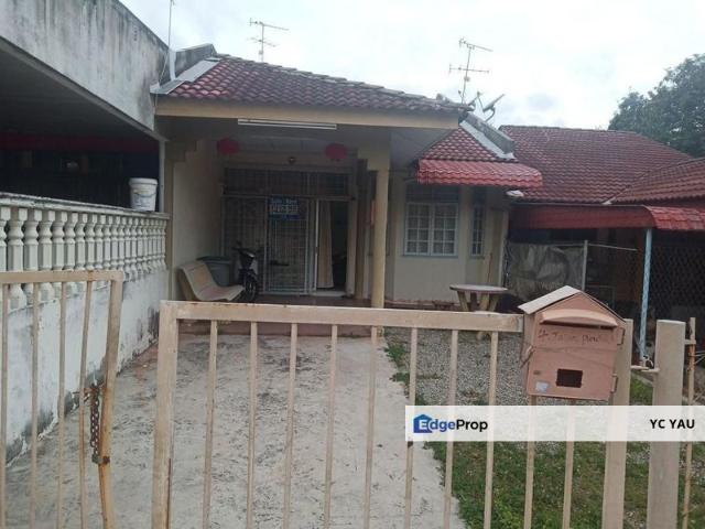 House for sale in Malaka